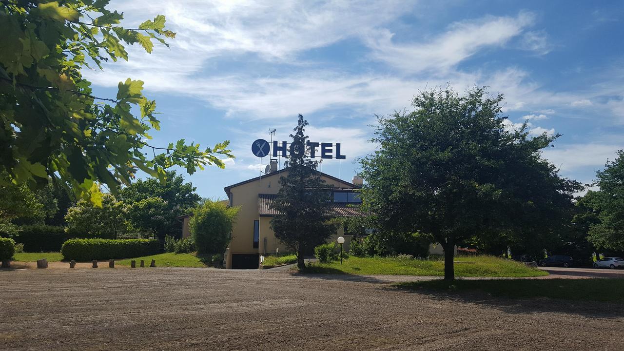 Le Mont Brouilly Hotel 2*
